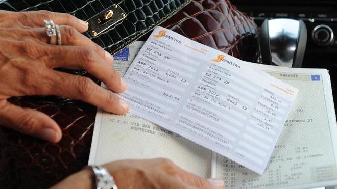 Bollo non pagato, 15mila cartelle