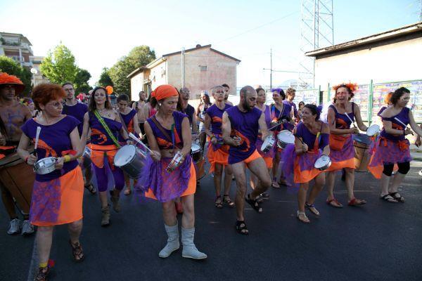 Toscana Pride, l’orgoglio gay sfila in strada a Viareggio 