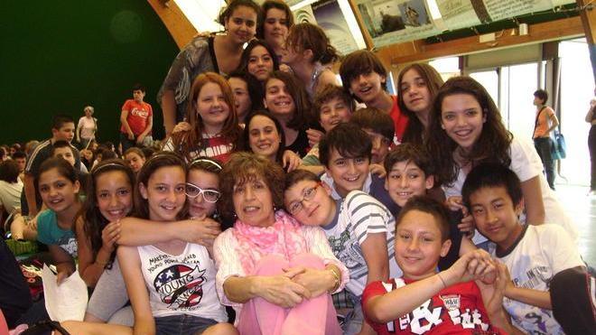 Va in pensione la prof. Aversa 32 anni alla Mazzei