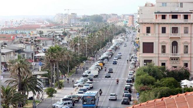 Passeggiata, gli affari vanno a rotoli