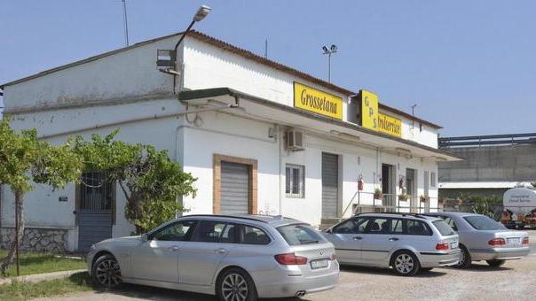 Precipita nel serbatoio, gravissimo
