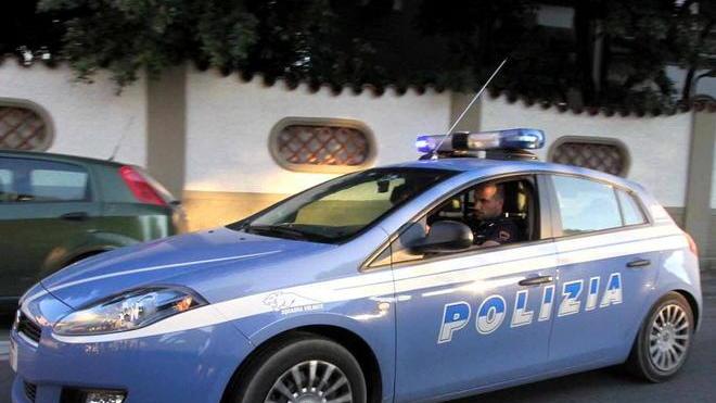 La polizia arresta due nomadi che tentavano di rubare in un appartamento del centro
