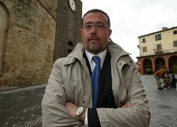 Il sindaco si scaglia contro Poste Italiane 