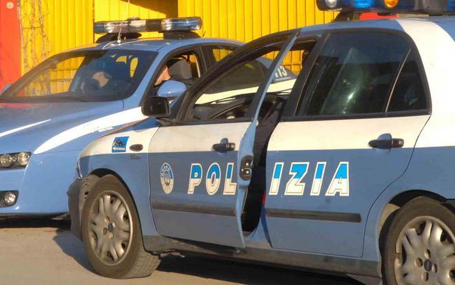 Rapinano una prostituta, presi dalla polizia 