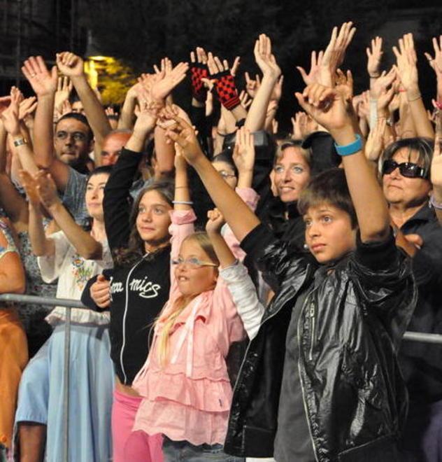 Alice e Virginia di Rosignano si aggiudicano i pass messi in palio da Tirreno e Radio Stop 
