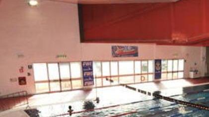 Furto nella notte alla piscina