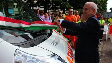 Due ambulanze e un defibrillatore alla pubblica assistenza