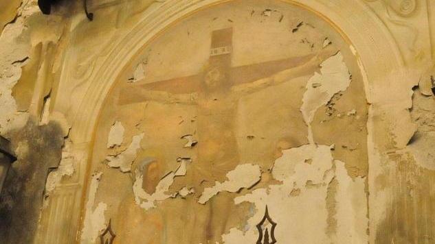 L’affresco del Crocifisso in degrado