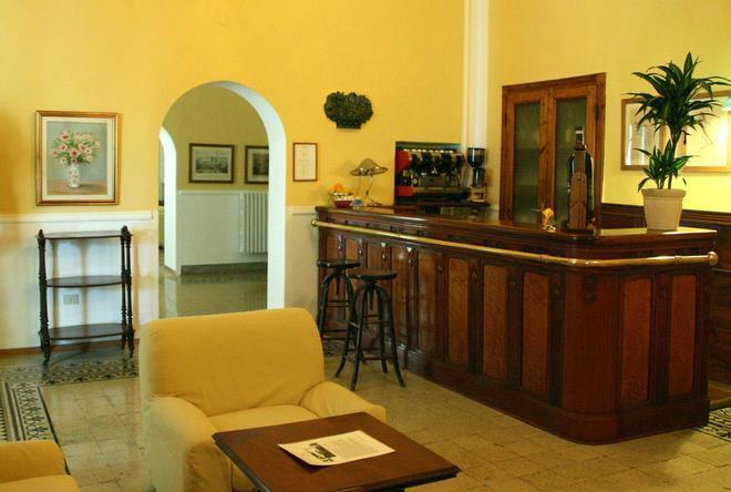 Hotel Miramare, pronta la festa per i cento anni