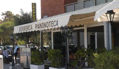 Marina di Pisa, 52enne livornese ferito da colpi di pistola 