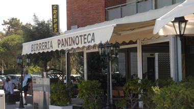 Marina di Pisa, 52enne livornese ferito da colpi di pistola