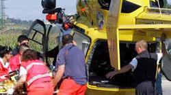 Scende dal camion per controllare un guasto e resta schiacciato dal mezzo