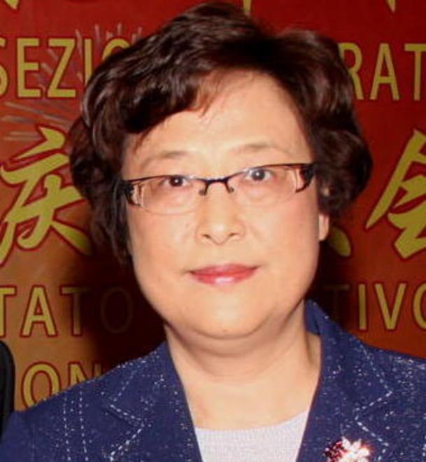 Il console cinese Zhou Yunqi oggi in visita all’ospedale