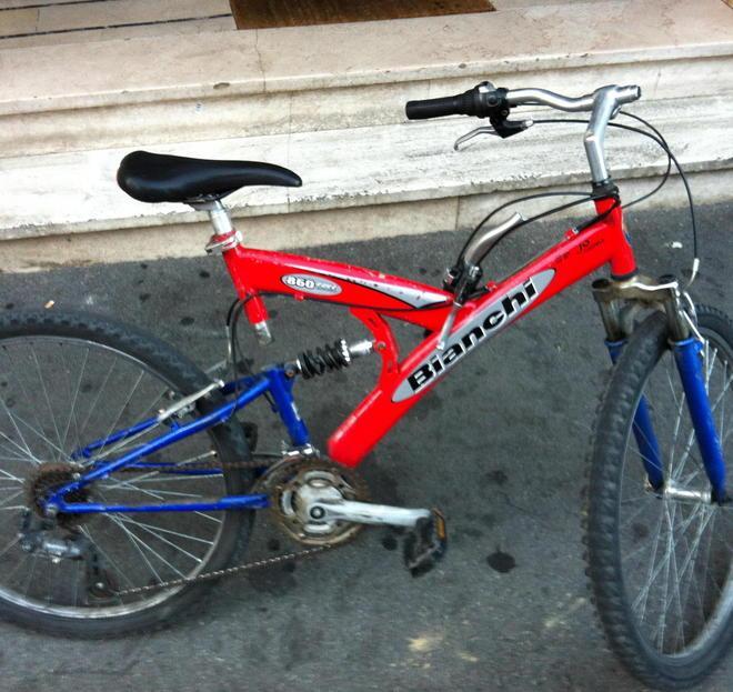 Appello dei carabinieri «Di chi sono queste bici?»