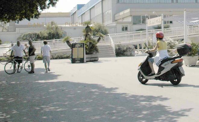 Passeggiata, multe in arrivo Nel mirino bici e motorini 