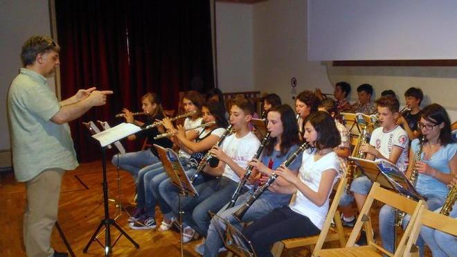 Attività nelle scuole, banda e gemellaggi