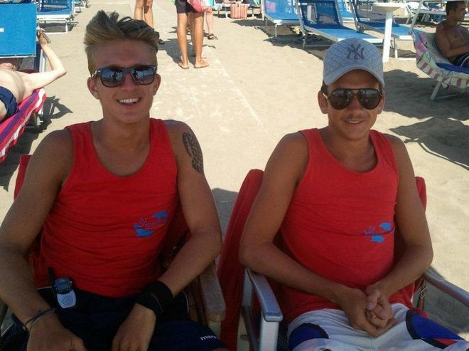 Barca affonda in mare Paura per 5 persone