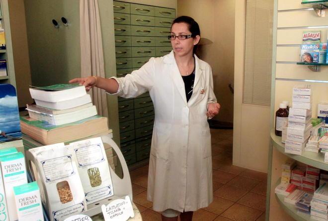 Rapina in pieno giorno alla farmacia