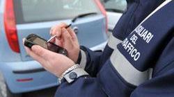 Parcheggio selvaggio e pochi vigili: è allarme