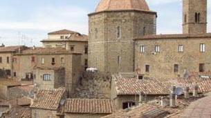 Tra le 10 più belle città del mondo, Volterra strega l’agenzia canadese