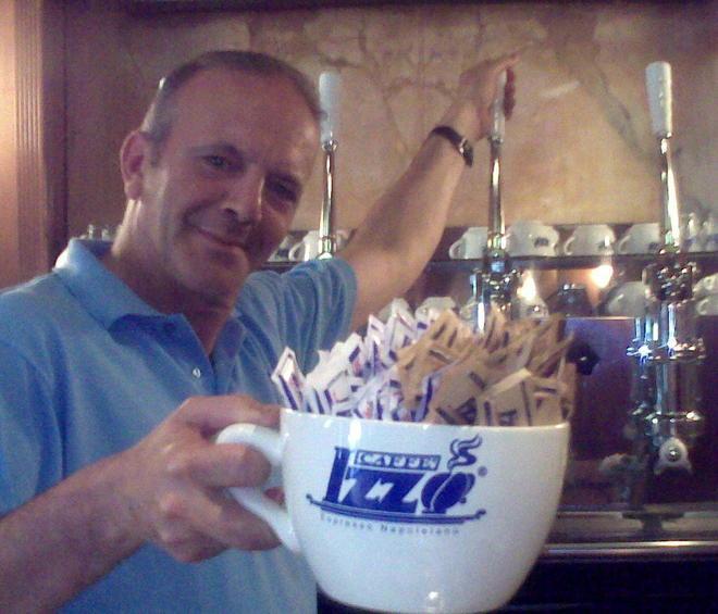 Al Bar La Borsa la macchina di caffè “a leva” Izzo
