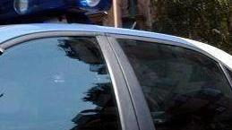 Caccia al rapinatore dell’anziana con la stampella