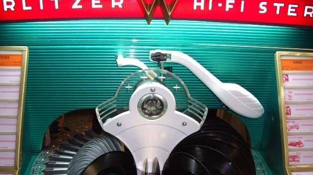 Batteva qui il cuore del juke-box