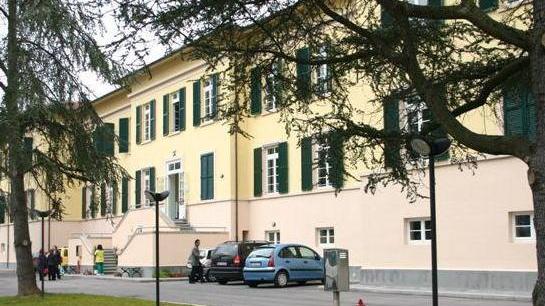 Ferisce un carabiniere col trincetto: denunciata una ventenne