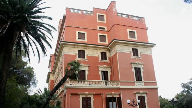 Bagno di folla per i 100 anni dell’hotel Miramare