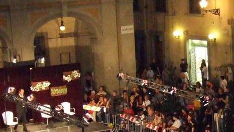 Moda e arte, stasera sfilata in piazza del Municipio