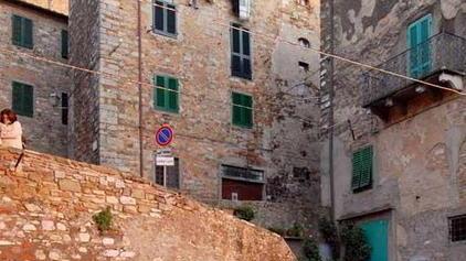 Contributi per i negozi del borgo