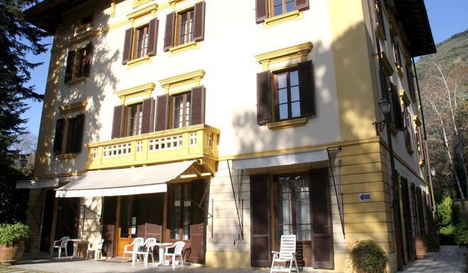 Nuova bufera sul Contesso anziani spediti a Viareggio 