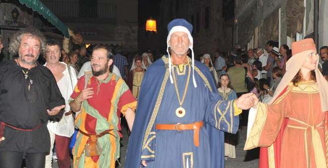 Sfila il corteo storico per la Charta Libertatis 