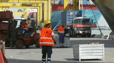 Porto, i sindacati firmano il patto sul lavoro