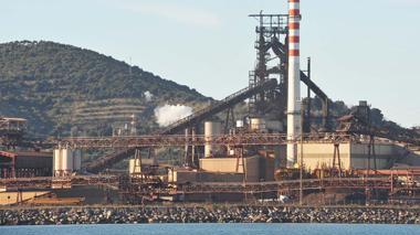 L'altoforno di Piombino (foto Paolo Barlettani)