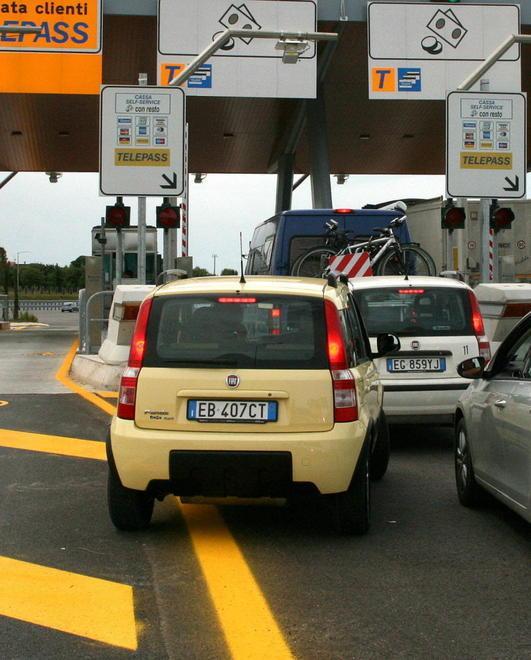 Processo ai furbetti del casello 