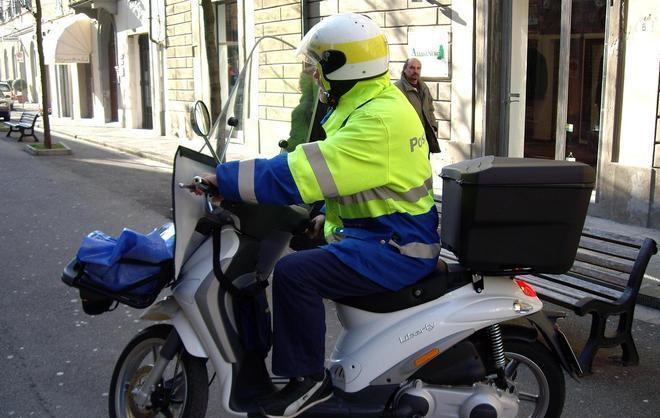 Via al taglio di 19 postini in Versilia 
