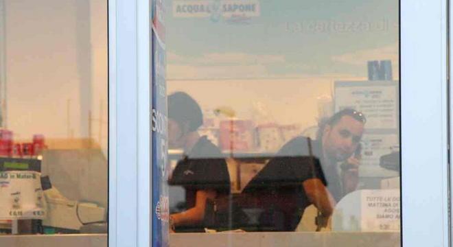 Rapina in via Pisano: da solo e armato di pistola 