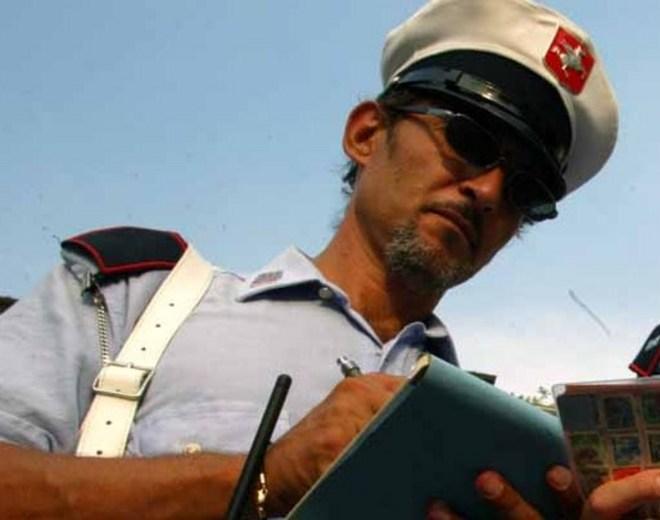 Controlli sulle residenze scattano le denunce 