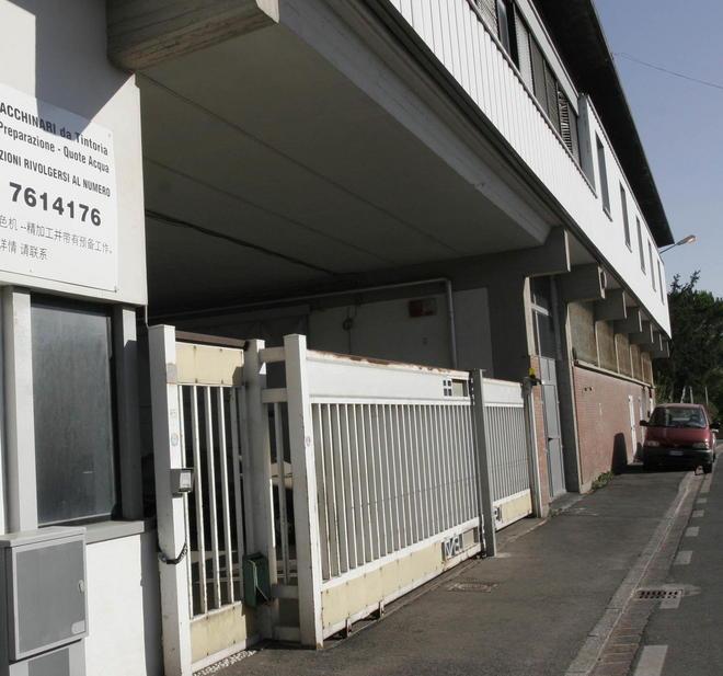 La tintoria Bases pronta a riaprire con titolari cinesi 