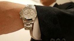 Scippato un rolex da 150mila euro a un russo in vacanza a Forte