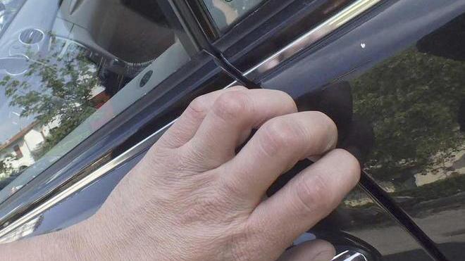 Viareggio, furti a raffica nelle auto ladri scatenati in via S. Andrea