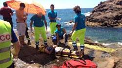 Scivola e sbatte la testa sugli scogli del Romito, ferito un ragazzo 
