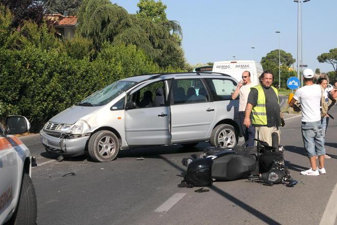 Due motociclisti feriti in incidenti stradali 