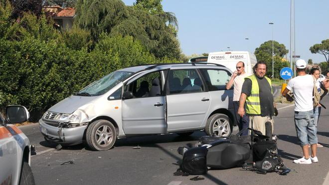 Due motociclisti feriti in incidenti stradali