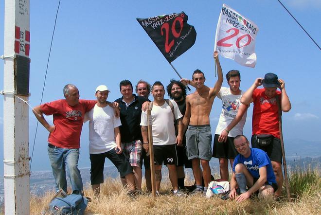 Ultrà in pellegrinaggio sul monte Brugiana