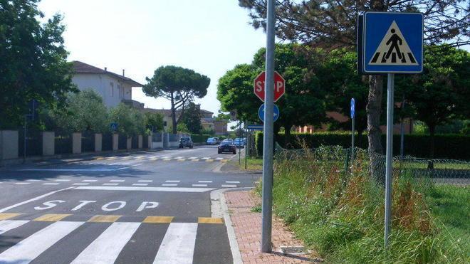 Quel marciapiede non è a misura di disabili