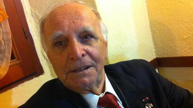 Paracadutista a 89 anni: il record di nonno Michele