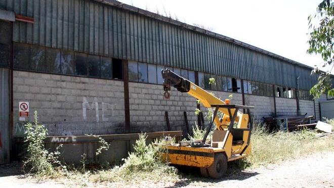 Dormono in azienda per difenderla dai ladri
