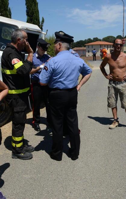 Paura per l’incendio di campi le fiamme minacciano le case